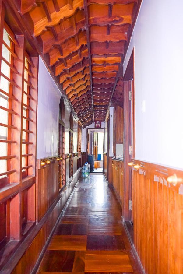 Rajahamsam Houseboat Kumarakom Exterior foto