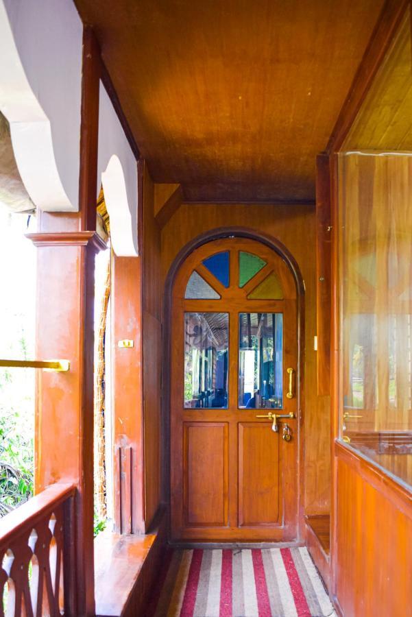 Rajahamsam Houseboat Kumarakom Exterior foto