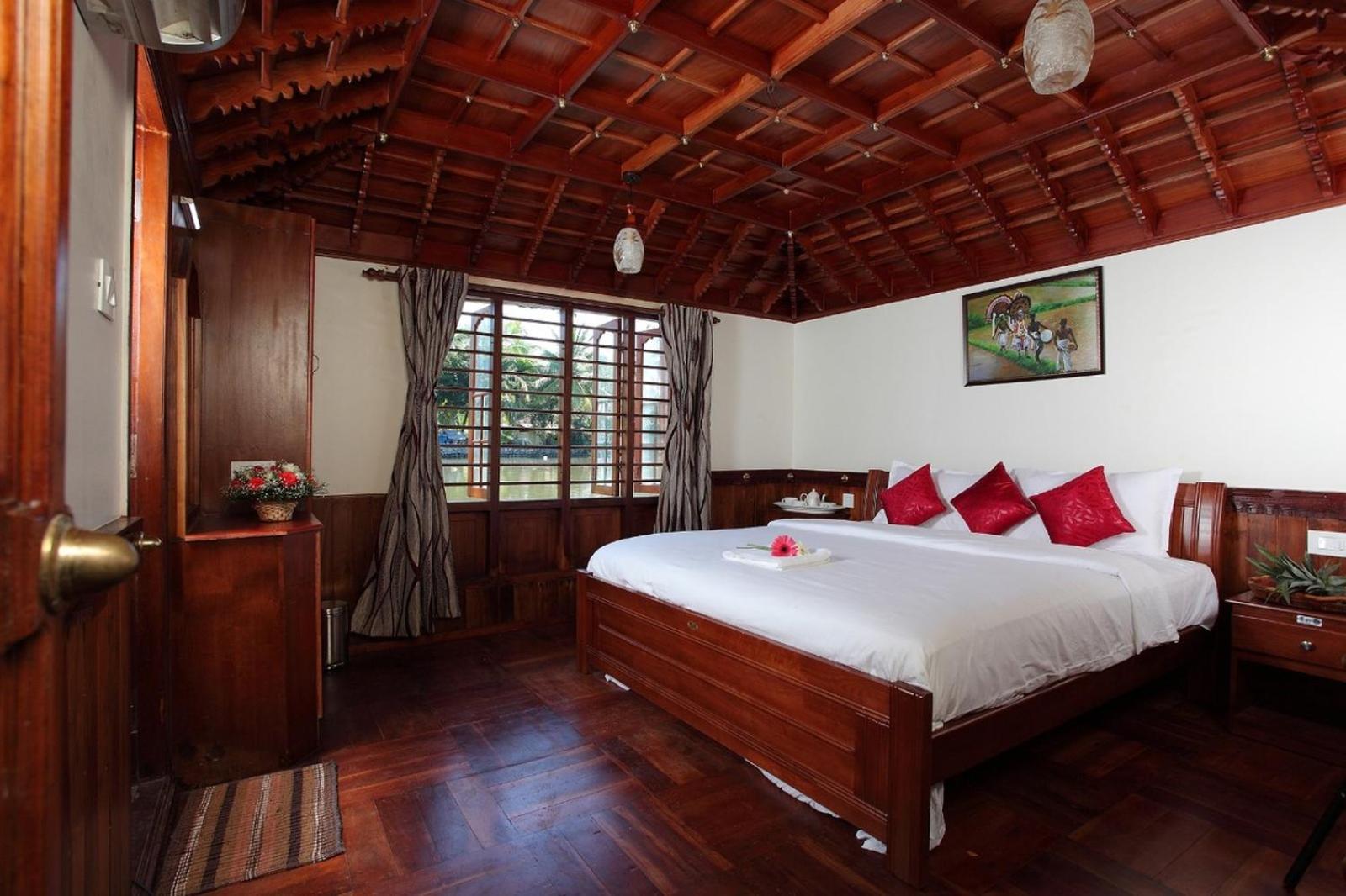 Rajahamsam Houseboat Kumarakom Exterior foto