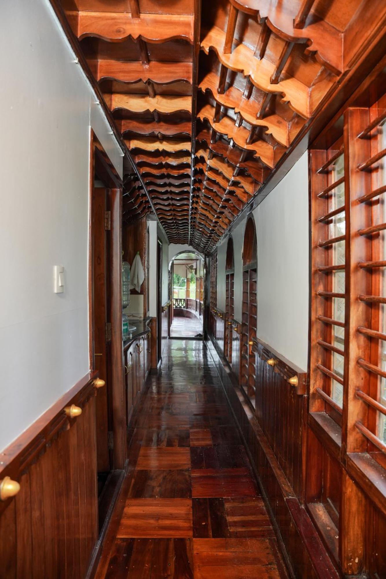 Rajahamsam Houseboat Kumarakom Exterior foto